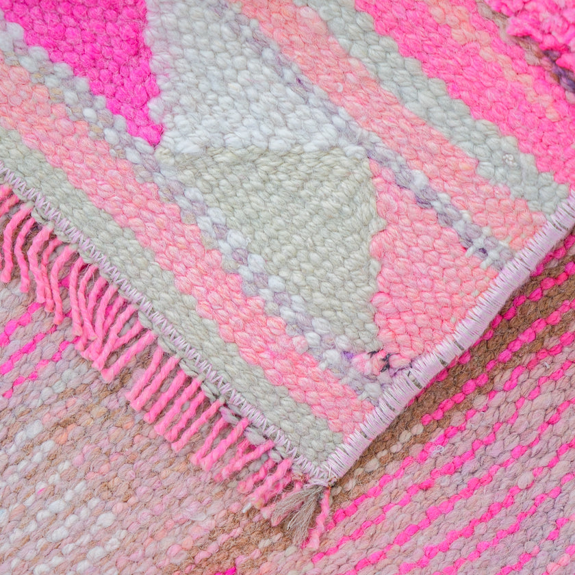 6922 Handwoven Vintage Rug 3'2x11'2