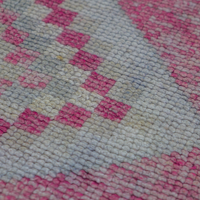 6924 Handwoven Vintage Rug 3’3x13