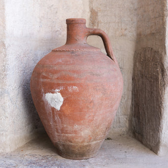 Olive Jar 699 (16 h x 27 c)