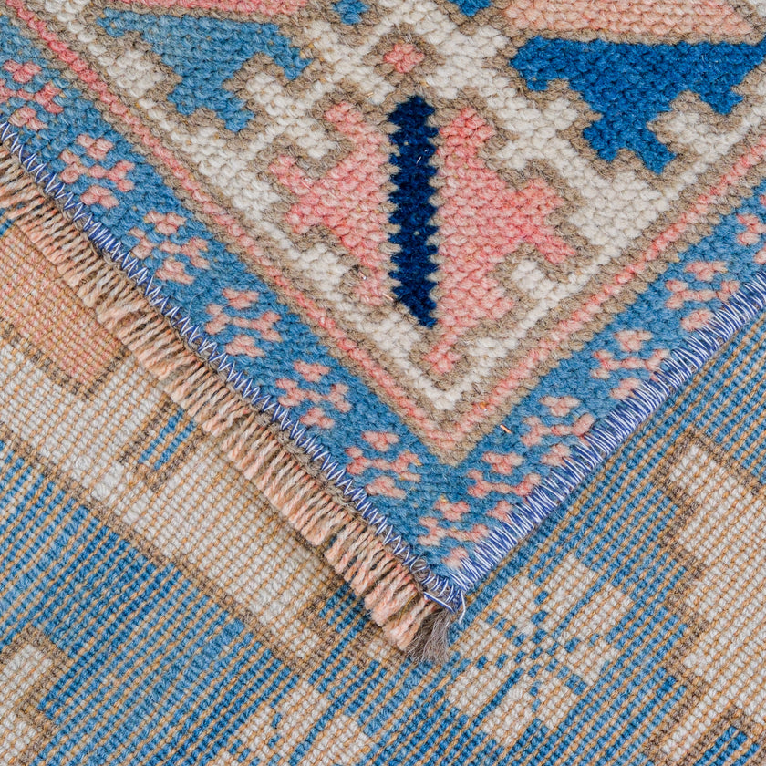 7005 Handwoven Vintage Rug 3'7x6'7