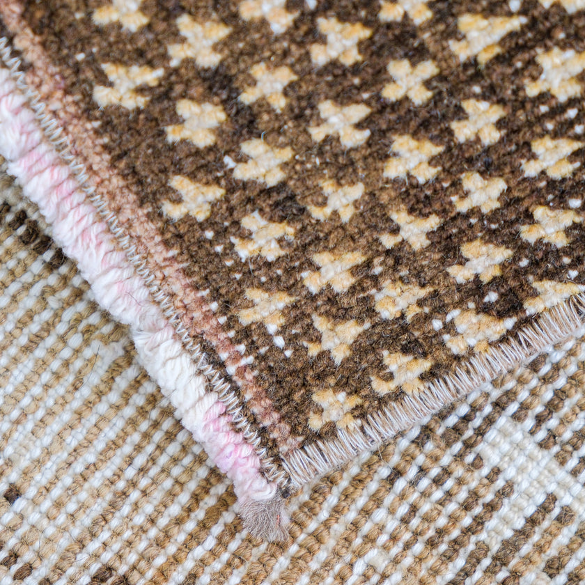 7037 Handwoven Neutral Vintage Rug 2’1x12’8