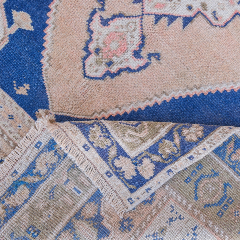 7063 Handwoven Vintage Rug 3'10x6'5