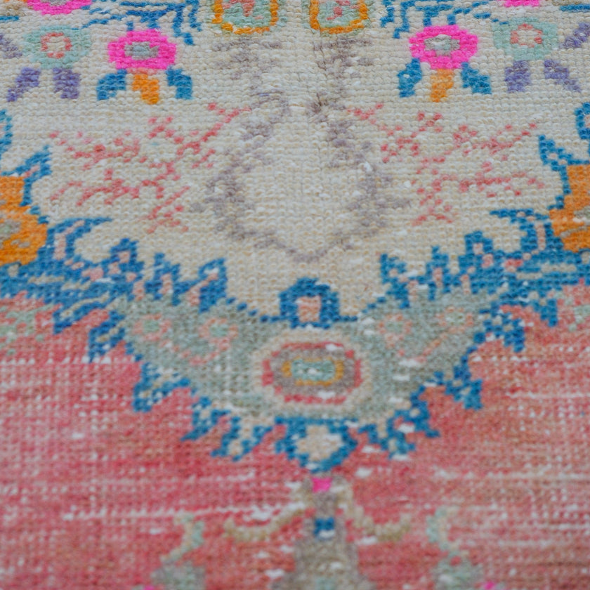 7081 Handwoven Vintage Rug 3x6'7