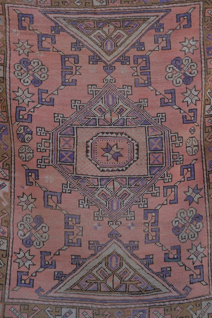 7187 Handwoven Vintage Rug 4'2x5'8