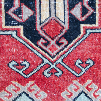7232 Handwoven Vintage Rug 1'8x3'3