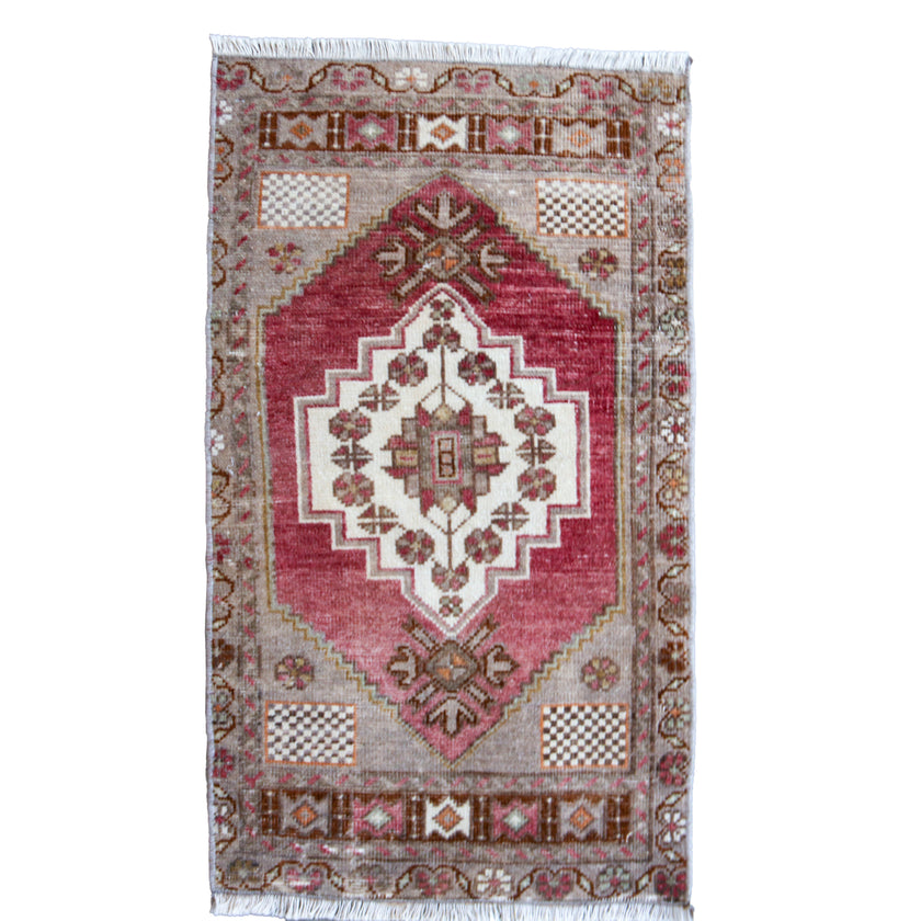 7238 Handwoven Vintage Rug 1'8x2'11