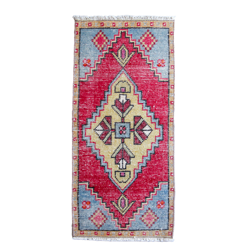 7241 Handwoven Vintage Rug 1'7x3'4