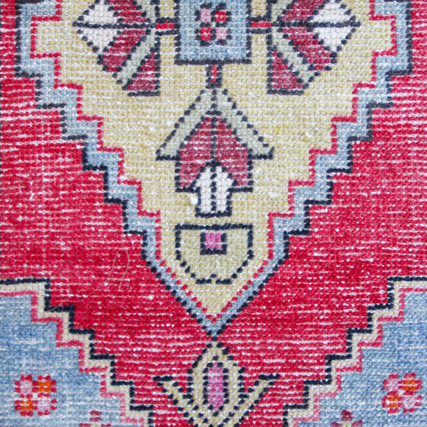 7241 Handwoven Vintage Rug 1'7x3'4