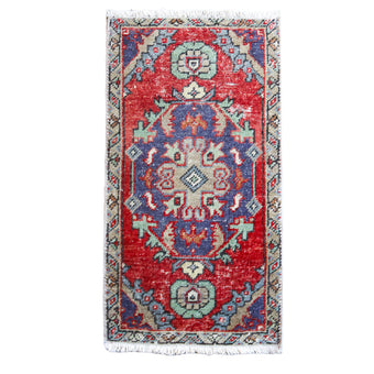 7243 Handwoven Vintage Rug 1'8x3'1