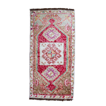 7246 Handwoven Vintage Rug 1'5x2'9