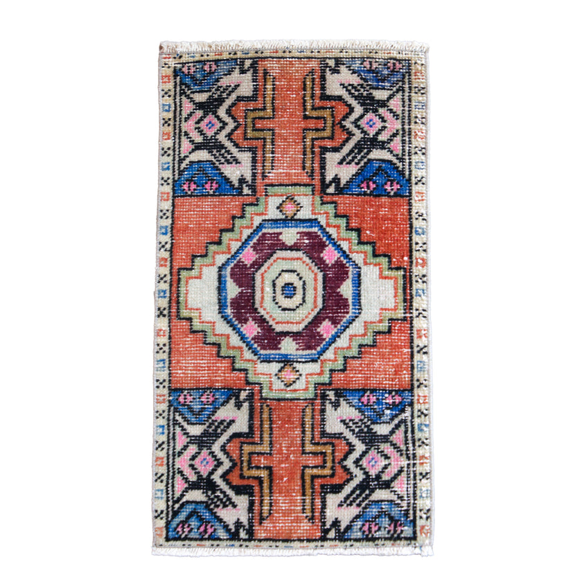 7261 Handwoven Vintage Rug 1'7x2'1