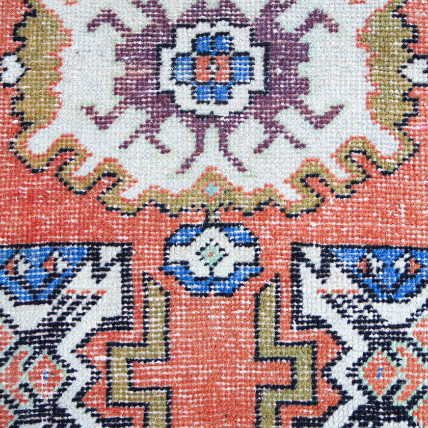 7262 Handwoven Vintage Rug 1'8x2'11