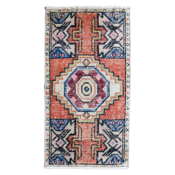 7263 Handwoven Vintage Rug 1'7x2'1