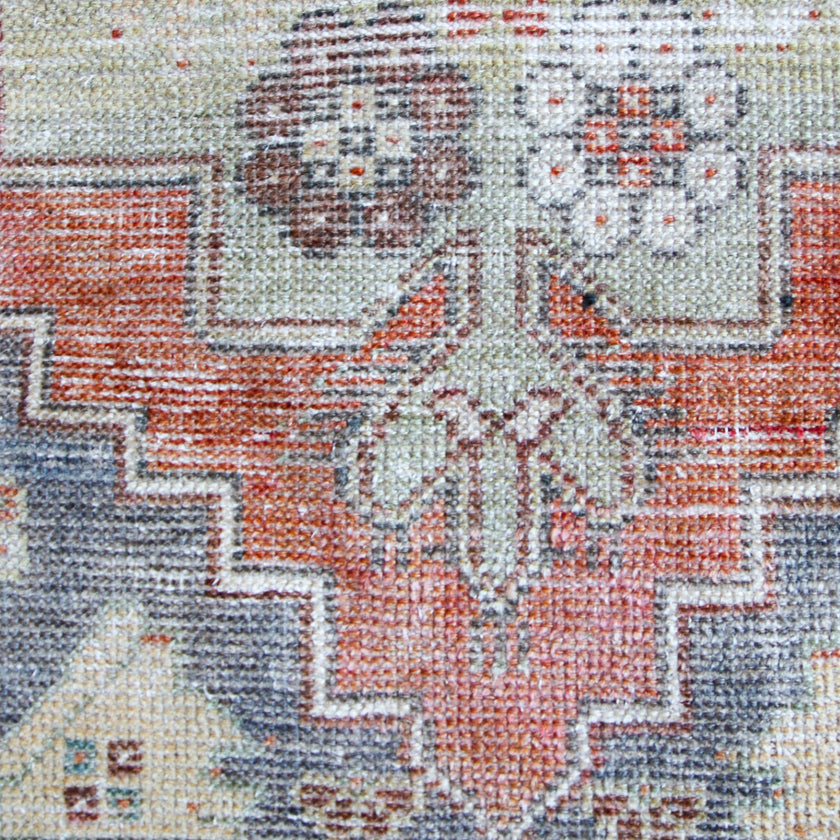 7270 Handwoven Vintage Rug 1'8x2'1
