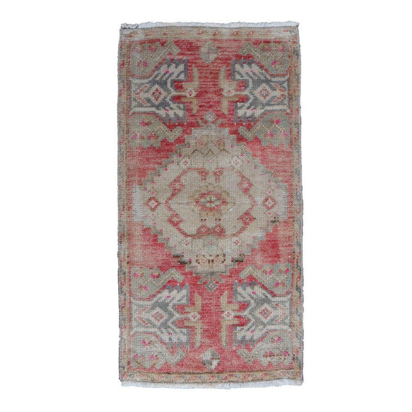 7279 Handwoven Vintage Rug 1'4x2'8