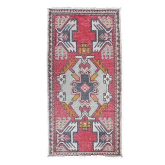 7316 Handwoven Vintage Rug 1’7x3'3