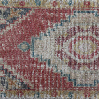 7323 Handwoven Vintage Rug 1'6x3'4