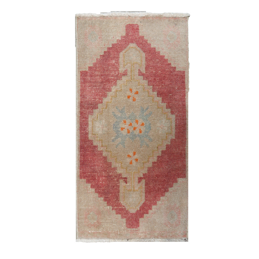 7324 Handwoven Vintage Rug 1’6x3