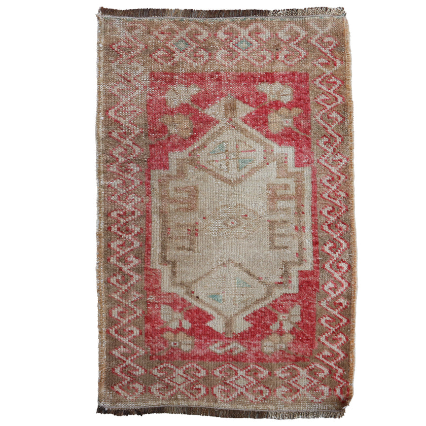 7342 Handwoven Vintage Rug 1’9x2'8