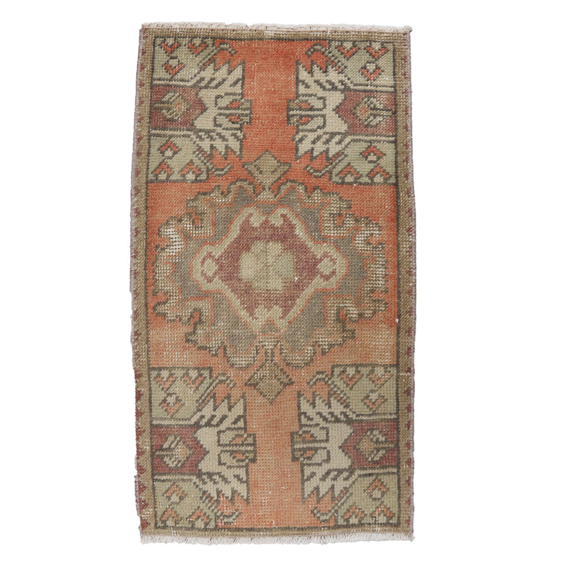 7363 Handwoven Vintage Rug 1’7x2’10