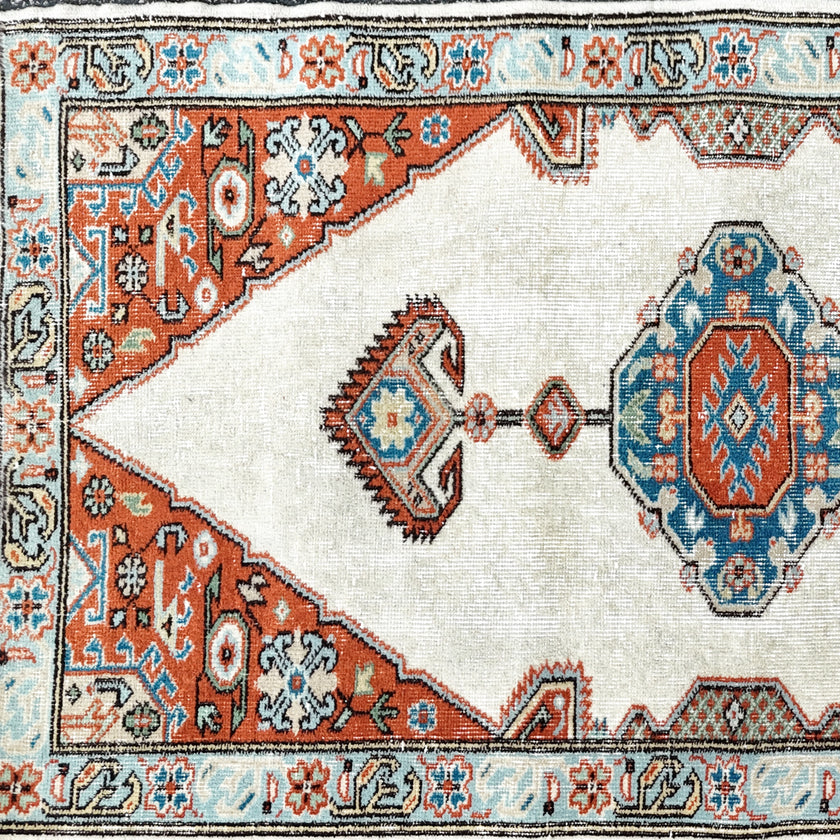 7380 Handwoven Vintage Rug 2'9 x 11’4