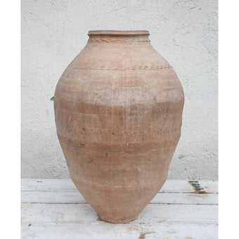 Olive Jar 826 (27x58)