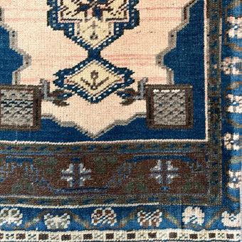 ER25 Handwoven Vintage Rug 1'5x4