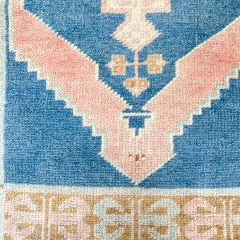 ER35 Handwoven Vintage Rug 1'9x3'8