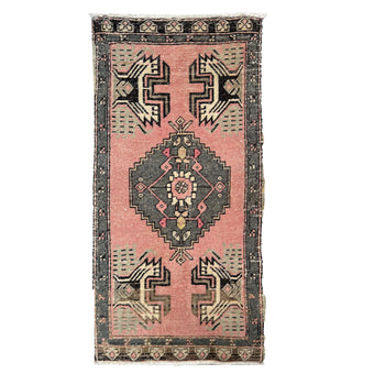 ER44 Handwoven Vintage Rug 1'9x3'8