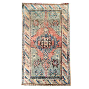 ER51 Handwoven Vintage Rug 1'8x2'10