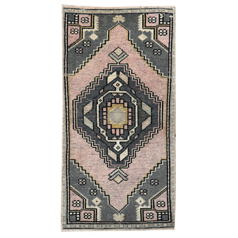 ER52 Handwoven Vintage Rug 1'7x3