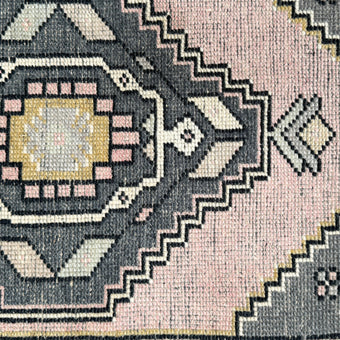ER52 Handwoven Vintage Rug 1'7x3