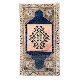ER53 Handwoven Vintage Rug 1'7x2'10
