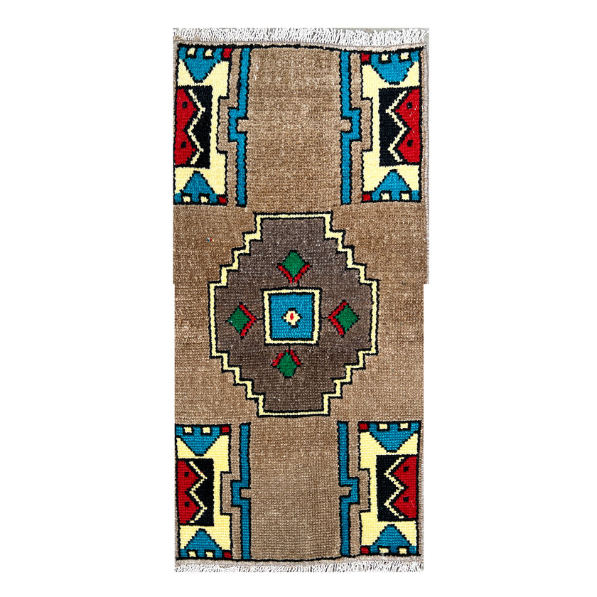 7146 Handwoven Vintage Rug 1'4x2’9