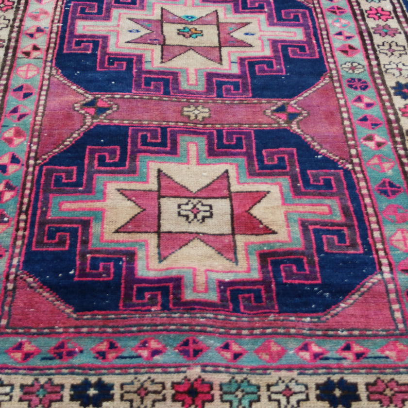 MA19 Handwoven Vintage Rug 5’1x9’11