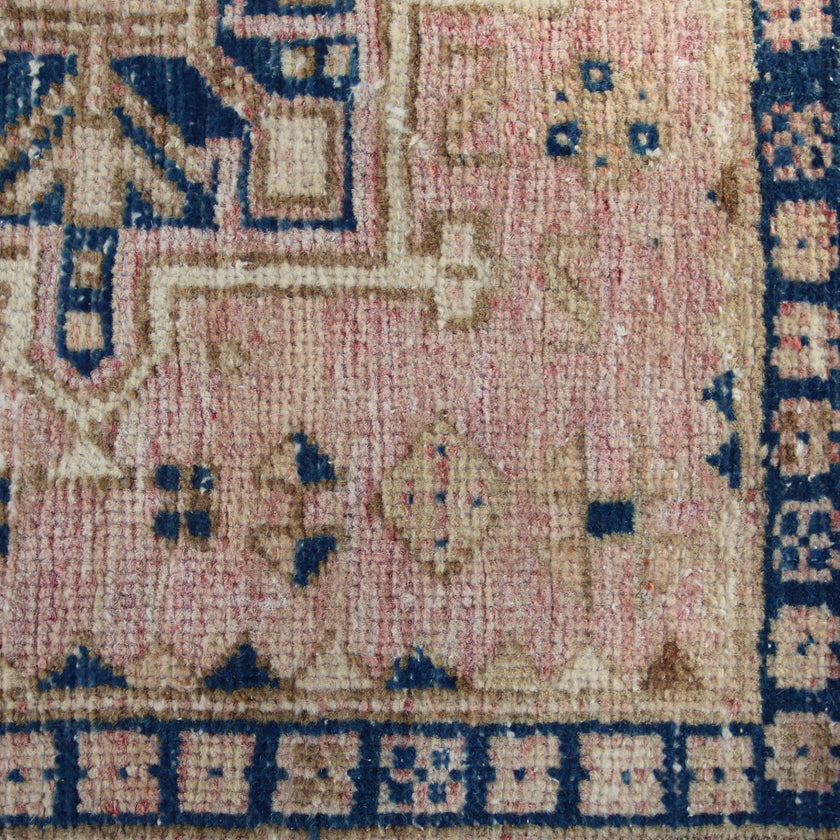 MA22 Handwoven Vintage Rug 2’3x9’4