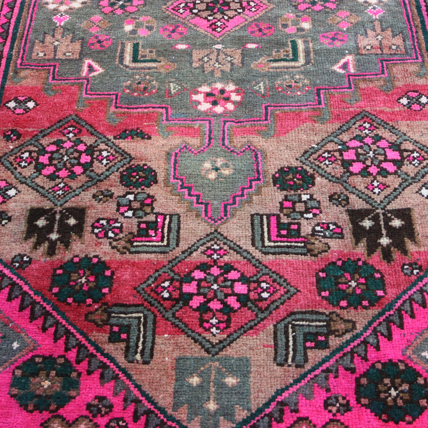 MA37 Handwoven Vintage Rug 3x6’11