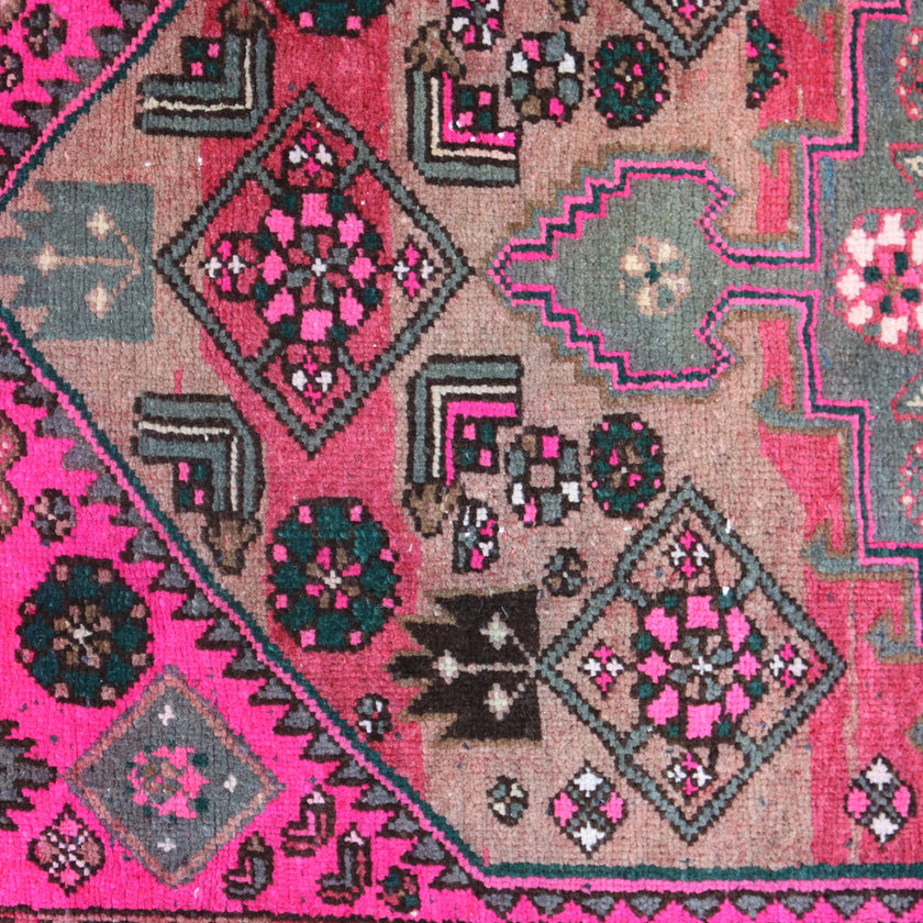 MA37 Handwoven Vintage Rug 3x6’11