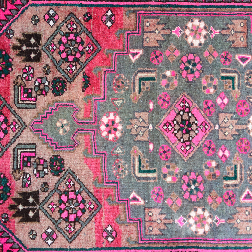 MA37 Handwoven Vintage Rug 3x6’11