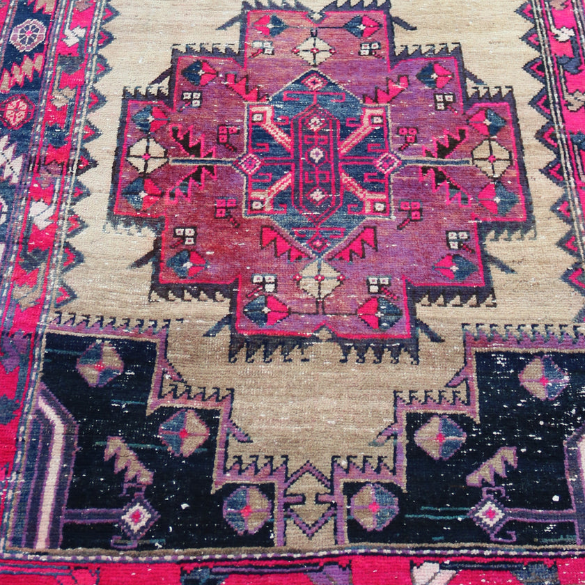 MA38 Handwoven Vintage Rug 3’9x10’8