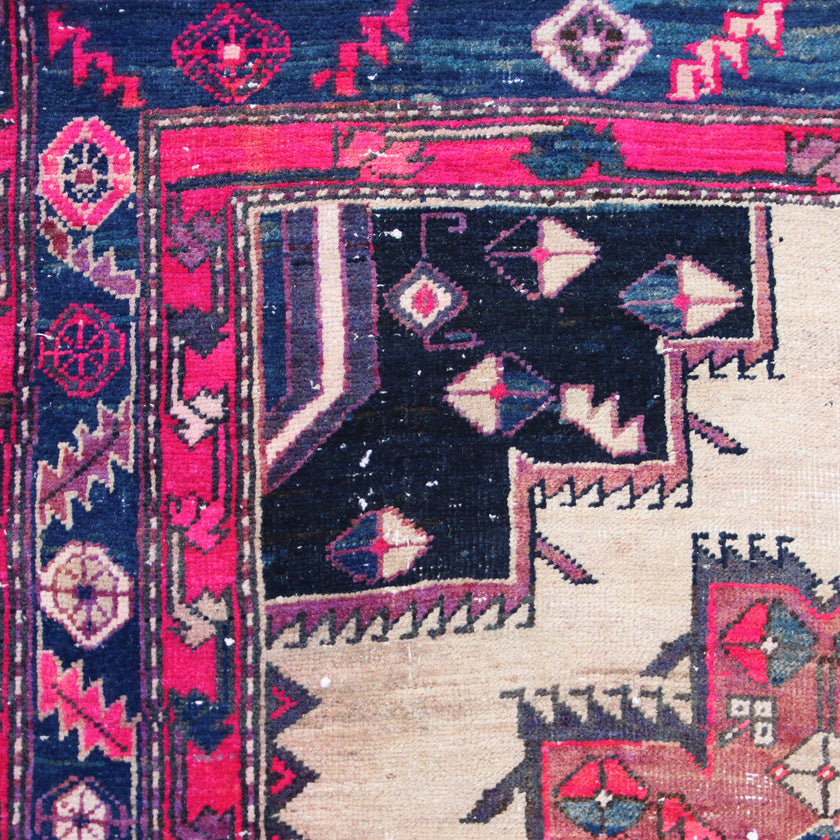 MA38 Handwoven Vintage Rug 3’9x10’8