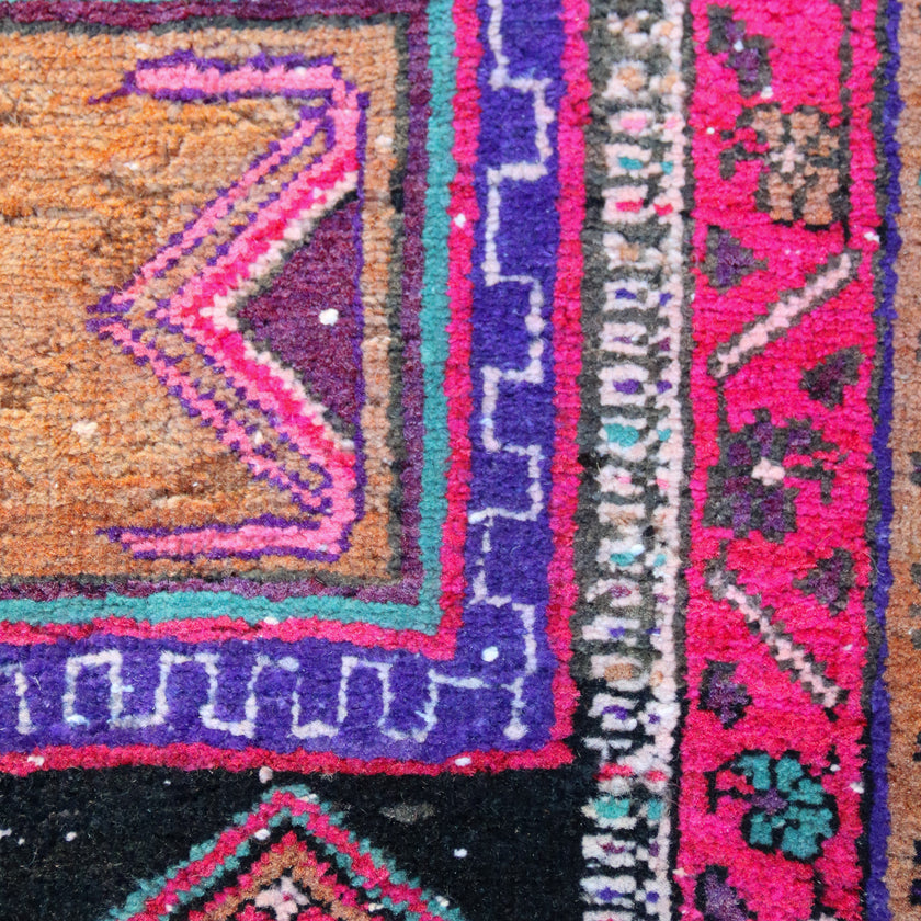 MA60 Handwoven Vintage Rug 3'8x11'4