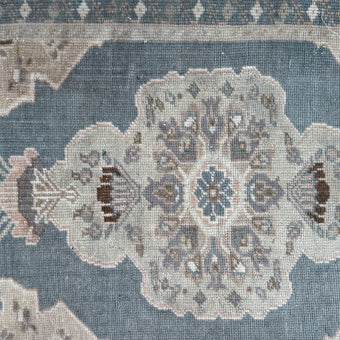 MB104 Handwoven Vintage Rug 2’1x3’5