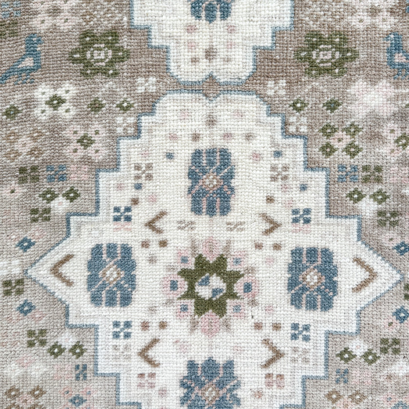 MB105 Handwoven Vintage Rug 1’9x3'1