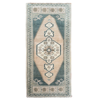 MB106 Handwoven Vintage Rug 1’8x3'5