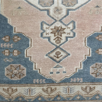 MB108 Handwoven Vintage Rug 1’10x3'4