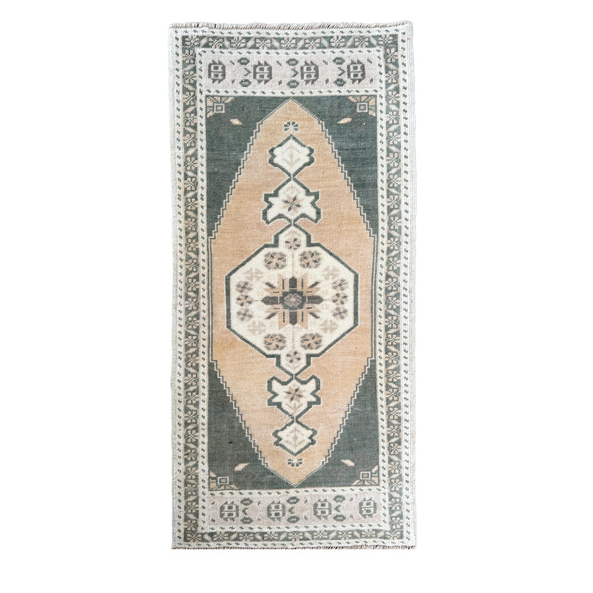 MB118 Handwoven Vintage Rug 1’8x3'7