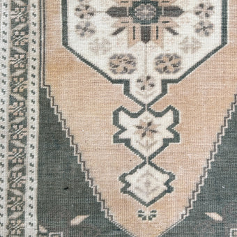 MB118 Handwoven Vintage Rug 1’8x3'7