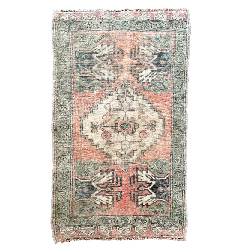 MB134 Handwoven Vintage Rug 1’8x2'10