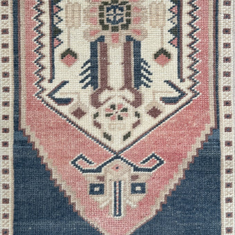 MB136 Handwoven Vintage Rug 1’5x3’7